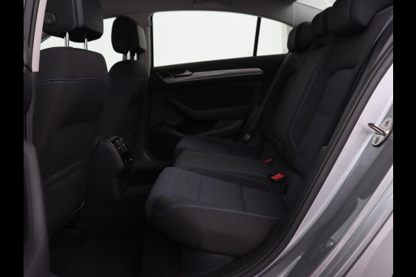 Volkswagen Passat 1.4 TSI PHEV GTE | Trekhaak | Camera | Adaptive cruise | Carplay | Navigatie | Matrix LED | Parkeerhulp | Bluetooth