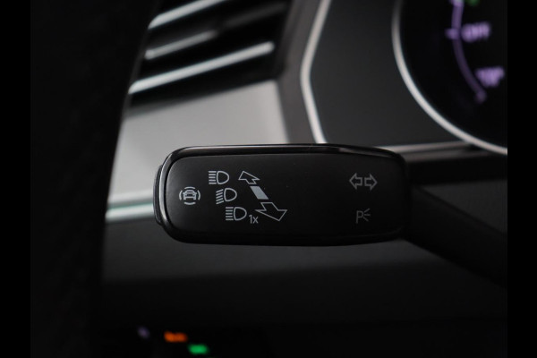 Volkswagen Passat 1.4 TSI PHEV GTE | Trekhaak | Camera | Adaptive cruise | Carplay | Navigatie | Matrix LED | Parkeerhulp | Bluetooth