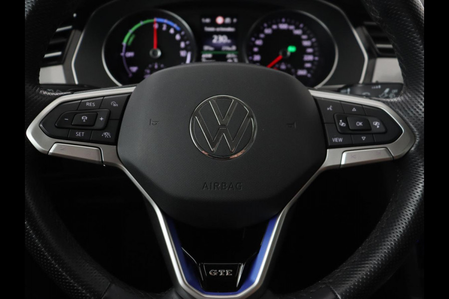Volkswagen Passat 1.4 TSI PHEV GTE | Trekhaak | Camera | Adaptive cruise | Carplay | Navigatie | Matrix LED | Parkeerhulp | Bluetooth