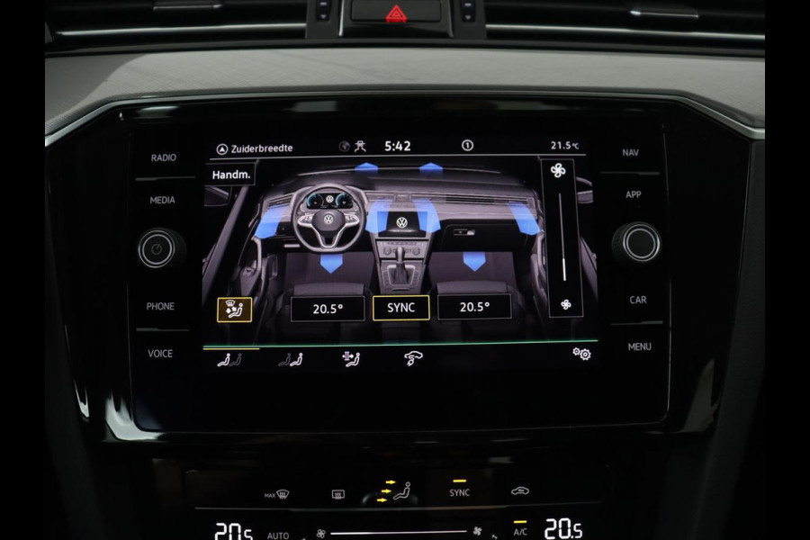 Volkswagen Passat 1.4 TSI PHEV GTE | Trekhaak | Camera | Adaptive cruise | Carplay | Navigatie | Matrix LED | Parkeerhulp | Bluetooth
