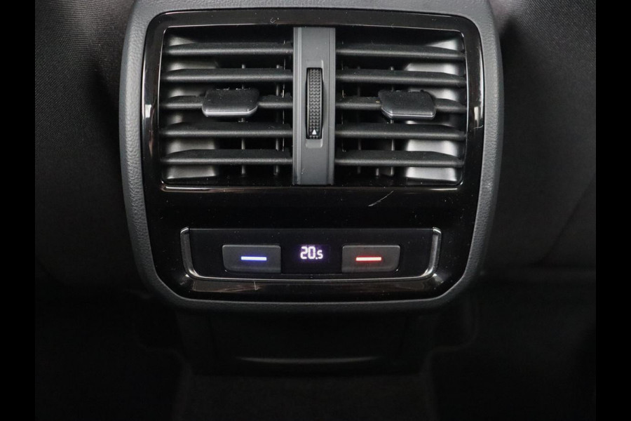 Volkswagen Passat 1.4 TSI PHEV GTE | Trekhaak | Camera | Adaptive cruise | Carplay | Navigatie | Matrix LED | Parkeerhulp | Bluetooth