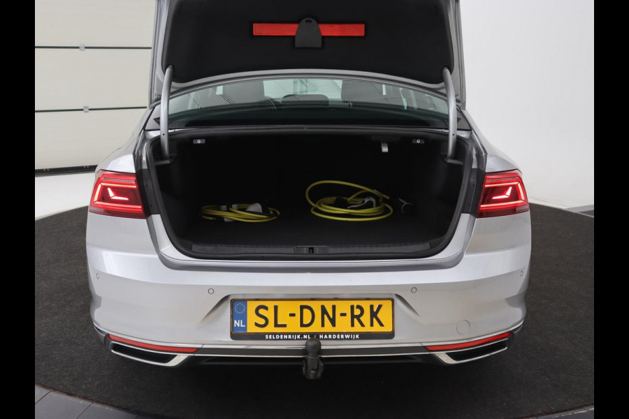 Volkswagen Passat 1.4 TSI PHEV GTE | Trekhaak | Camera | Adaptive cruise | Carplay | Navigatie | Matrix LED | Parkeerhulp | Bluetooth