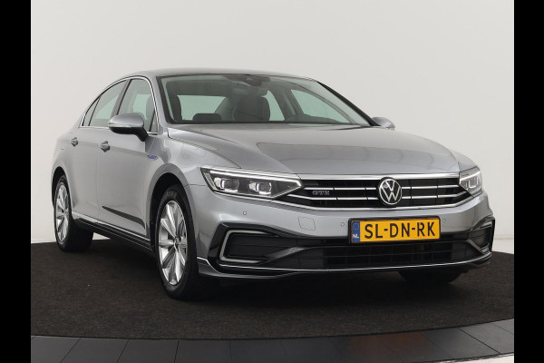 Volkswagen Passat 1.4 TSI PHEV GTE | Trekhaak | Camera | Adaptive cruise | Carplay | Navigatie | Matrix LED | Parkeerhulp | Bluetooth