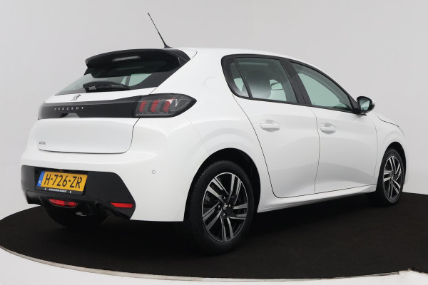 Peugeot 208 1.2 PureTech Allure (CRUISE CONTROL, NAVIGATIE, LANE-ASSIST, BLUETOOTH, NL-AUTO)