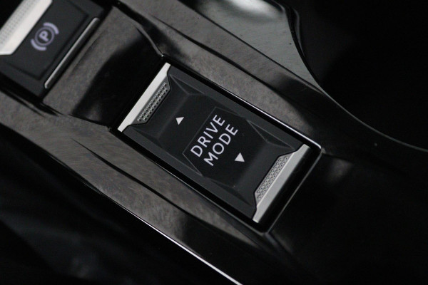 Peugeot 208 1.2 PureTech Allure (CRUISE CONTROL, NAVIGATIE, LANE-ASSIST, BLUETOOTH, NL-AUTO)