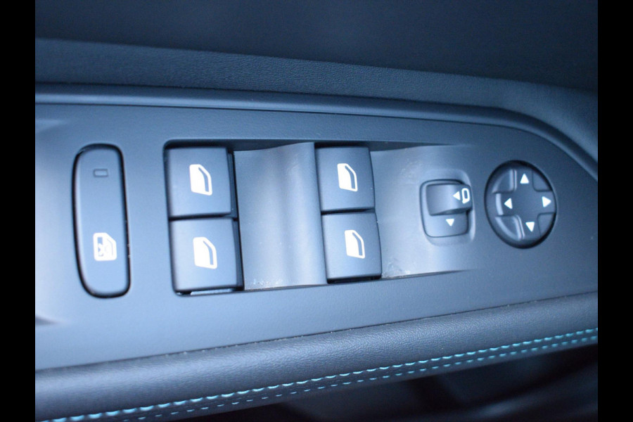 Peugeot 3008 1.6 HYbrid 180 Allure Pack Business NAVIGATIE | CARPLAY | ACHTERUITRIJCAMERA MET SENSOREN | STOELVERWARMING |