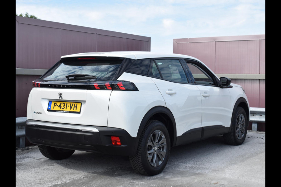 Peugeot e-2008 EV Active Pack 50 kWh | Navigatie | Parkeersensoren achter | Keyless start | Apple Carplay/Android Auto | All Season |