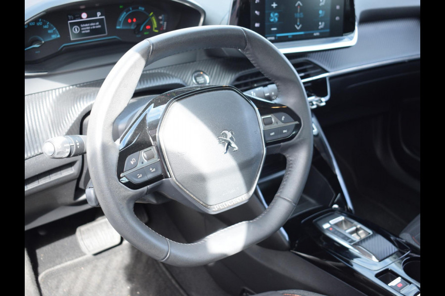 Peugeot e-2008 EV Active Pack 50 kWh | Navigatie | Parkeersensoren achter | Keyless start | Apple Carplay/Android Auto | All Season |