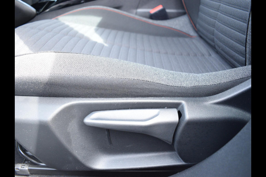 Peugeot e-2008 EV Active Pack 50 kWh | Navigatie | Parkeersensoren achter | Keyless start | Apple Carplay/Android Auto | All Season |