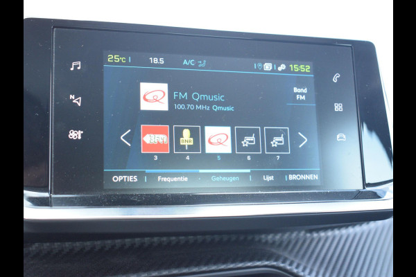 Peugeot e-2008 EV Active Pack 50 kWh | Navigatie | Parkeersensoren achter | Keyless start | Apple Carplay/Android Auto | All Season |