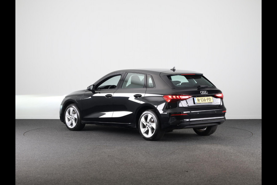 Audi A3 Sportback 40 TFSI e Business edition 204pk | Navigatie | Adaptive cruise control | Apple Carplay /Android Auto | Lichtmetalen velgen
