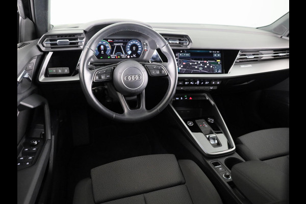 Audi A3 Sportback 40 TFSI e Business edition 204pk | Navigatie | Adaptive cruise control | Apple Carplay /Android Auto | Lichtmetalen velgen