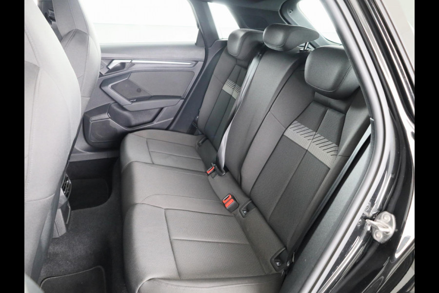 Audi A3 Sportback 40 TFSI e Business edition 204pk | Navigatie | Adaptive cruise control | Apple Carplay /Android Auto | Lichtmetalen velgen