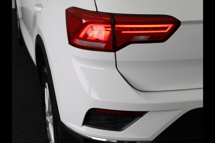 Volkswagen T-Roc 1.0 TSI Style 110 pk | Autom. airco | Adaptieve cruise control | Parkeersensoren |