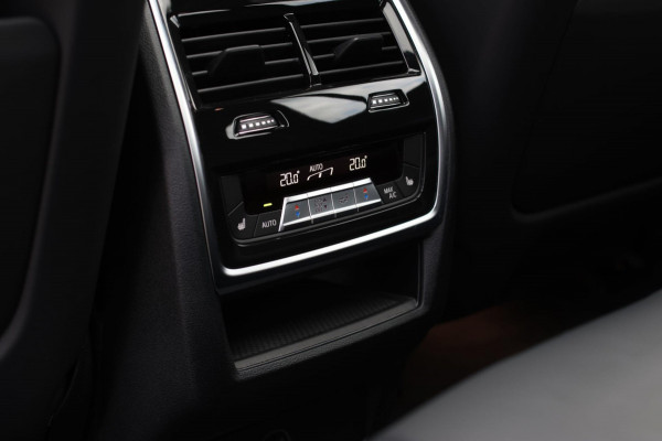BMW X5 XDrive45e M-Sport *Skylounge*B&W*M-Stoelen*Massage*360 Camera*