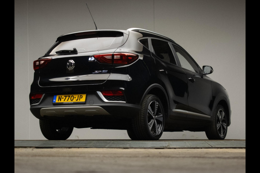 MG Mg Zs EV Luxury 45 kWh Sport (PANORAMADAK,APPLECARPLAY,STOELVERWARMING,CAMERA,LEDER,SPORTSTOELEN,LM VELGEN,NETTE STAAT)