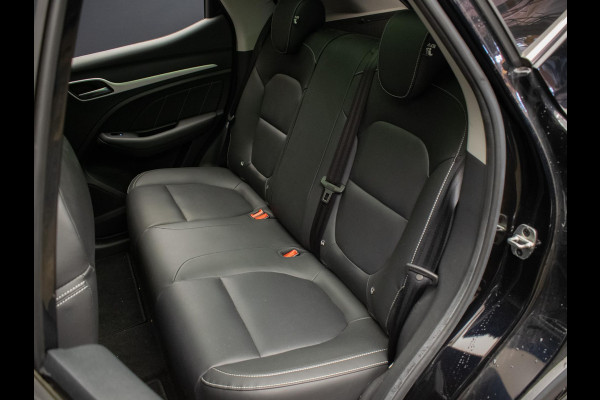 MG Mg Zs EV Luxury 45 kWh Sport (PANORAMADAK,APPLECARPLAY,STOELVERWARMING,CAMERA,LEDER,SPORTSTOELEN,LM VELGEN,NETTE STAAT)