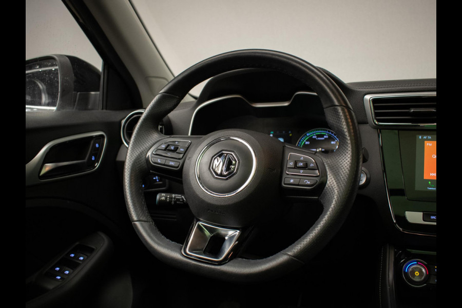 MG Mg Zs EV Luxury 45 kWh Sport (PANORAMADAK,APPLECARPLAY,STOELVERWARMING,CAMERA,LEDER,SPORTSTOELEN,LM VELGEN,NETTE STAAT)