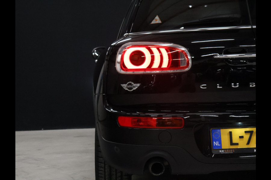 MINI Clubman 1.5 Cooper Chili Serious Business AUTOMAAT [NAVIGATIE, STOELVERWARMING, LED, VOL LEDER, PDC V+A, CRUISE CONTROL, BLUETOOTH TELEFOON, CLIMATE CONTROL, NIEUWSTAAT]