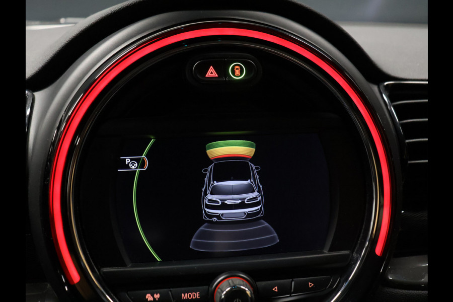 MINI Clubman 1.5 Cooper Chili Serious Business AUTOMAAT [NAVIGATIE, STOELVERWARMING, LED, VOL LEDER, PDC V+A, CRUISE CONTROL, BLUETOOTH TELEFOON, CLIMATE CONTROL, NIEUWSTAAT]