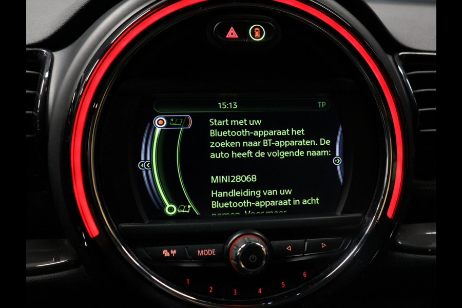 MINI Clubman 1.5 Cooper Chili Serious Business AUTOMAAT [NAVIGATIE, STOELVERWARMING, LED, VOL LEDER, PDC V+A, CRUISE CONTROL, BLUETOOTH TELEFOON, CLIMATE CONTROL, NIEUWSTAAT]