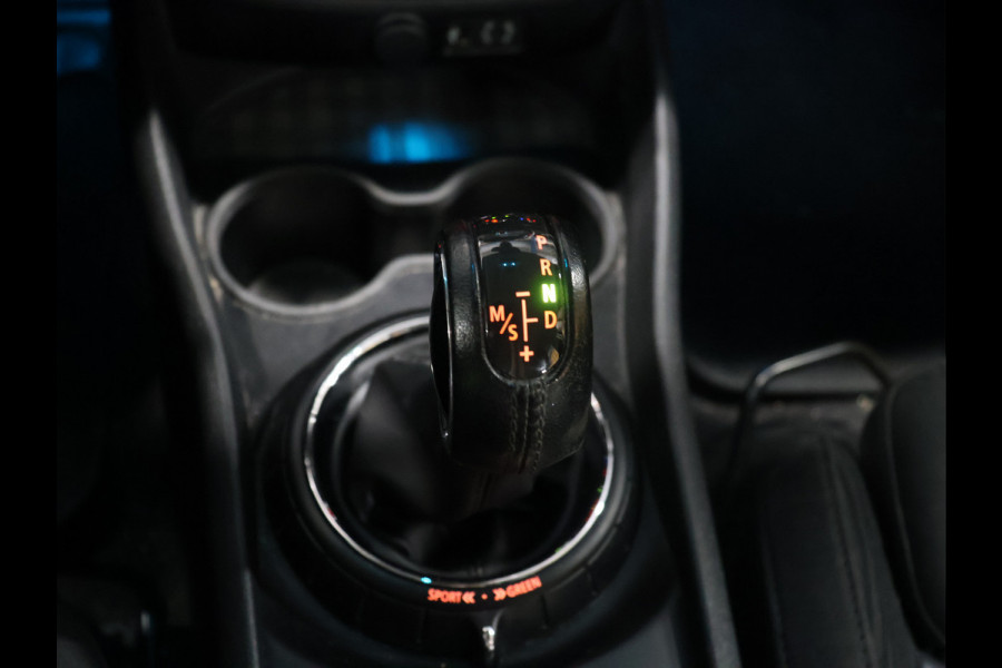 MINI Clubman 1.5 Cooper Chili Serious Business AUTOMAAT [NAVIGATIE, STOELVERWARMING, LED, VOL LEDER, PDC V+A, CRUISE CONTROL, BLUETOOTH TELEFOON, CLIMATE CONTROL, NIEUWSTAAT]