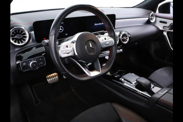 Mercedes-Benz CLA-Klasse AMG Pano Sfeer CarPlay Memory NAP