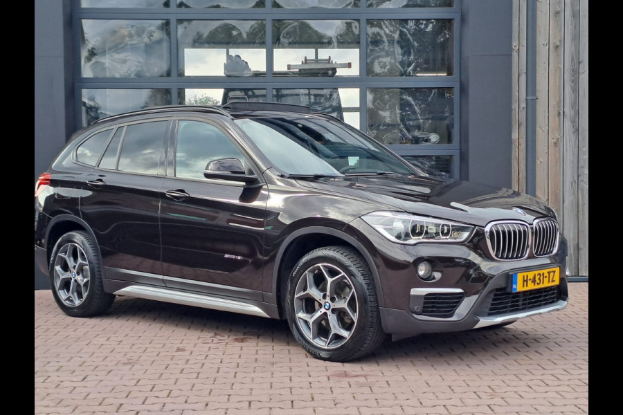 BMW X1 sDrive18i High Executive | Automaat | Leder | Pano | Trekhaak | Cruise | PDC | All-seasons |