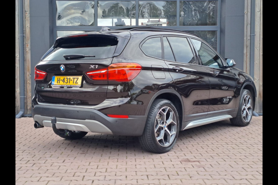BMW X1 sDrive18i High Executive | Automaat | Leder | Pano | Trekhaak | Cruise | PDC | All-seasons |
