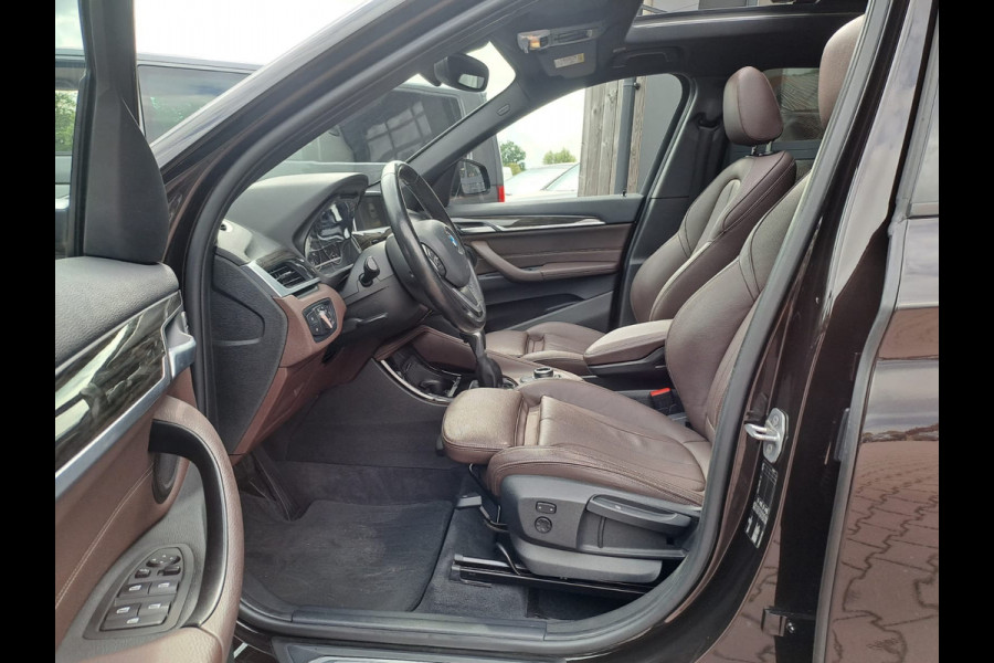 BMW X1 sDrive18i High Executive | Automaat | Leder | Pano | Trekhaak | Cruise | PDC | All-seasons |
