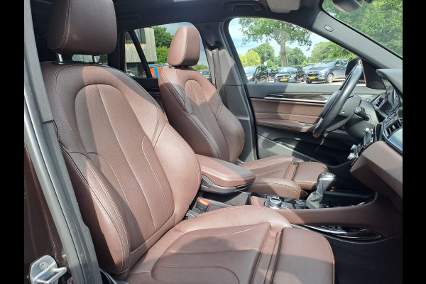 BMW X1 sDrive18i High Executive | Automaat | Leder | Pano | Trekhaak | Cruise | PDC | All-seasons |