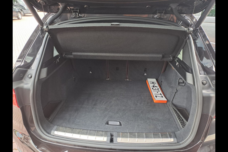 BMW X1 sDrive18i High Executive | Automaat | Leder | Pano | Trekhaak | Cruise | PDC | All-seasons |