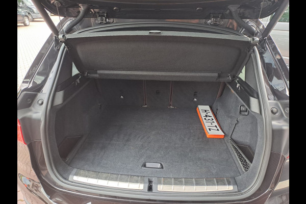 BMW X1 sDrive18i High Executive | Automaat | Leder | Pano | Trekhaak | Cruise | PDC | All-seasons |