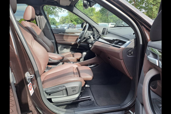 BMW X1 sDrive18i High Executive | Automaat | Leder | Pano | Trekhaak | Cruise | PDC | All-seasons |