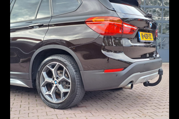 BMW X1 sDrive18i High Executive | Automaat | Leder | Pano | Trekhaak | Cruise | PDC | All-seasons |