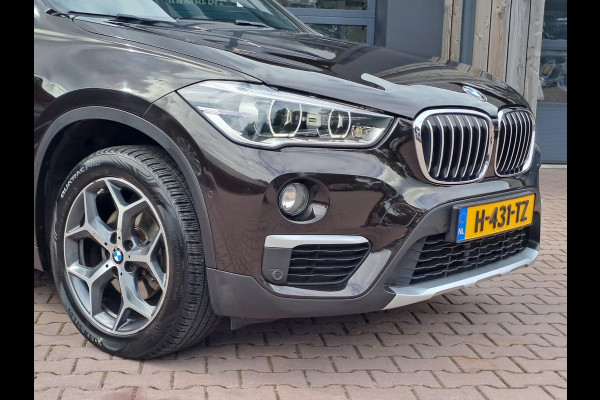 BMW X1 sDrive18i High Executive | Automaat | Leder | Pano | Trekhaak | Cruise | PDC | All-seasons |