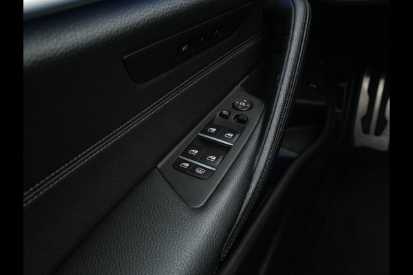 BMW 5 Serie 520d xDrive M-Sport-Pack High Executive (INCL-BTW) Aut. *PANO | LUXURY-LEATHER | FULL-LED | HEAD-UP | DIGI-COCKPIT | NAVI-FULLMAP | TOP-VIEW | MEMORY-PACK | ECC | AMBIENT-LIGHT | PDC | CRUISE | SHIFT-PADDLES | TOWBAR  | 20''ALU*