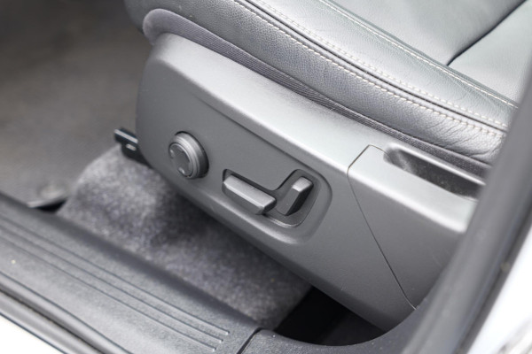 Volvo XC40 1.5 T5 Recharge Business Pro |Pano|Leder|360|Harmon&Kardon|Memory|