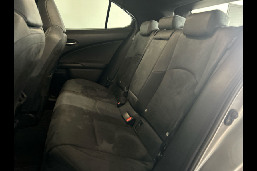 Lexus UX 300e Business Line 73 kWh | Nieuwprijs € 55.100,00, 45% korting | Adaptieve cruise control | Achteruitrijcamera | Premium kwaliteit voor een topprijs