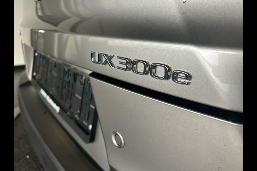 Lexus UX 300e Business Line 73 kWh | Nieuwprijs € 55.100,00, 45% korting | Adaptieve cruise control | Achteruitrijcamera | Premium kwaliteit voor een topprijs