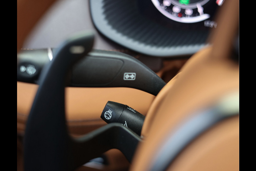 Aston Martin Dbx 4.0 V8 | Minotaur Green - Pano - Historie