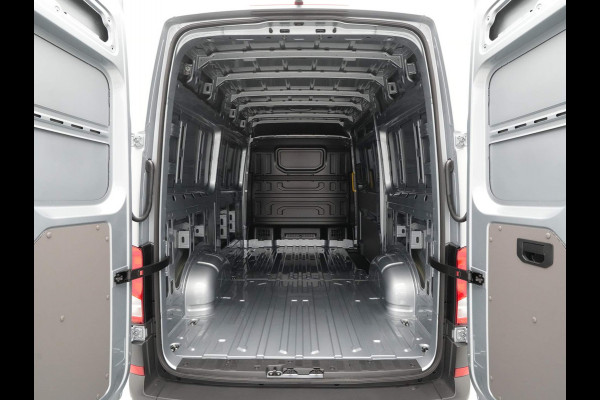 Volkswagen Crafter 2.0 TDI 103kW 140PK GVW 3.5T WB 3640mm L3H3 Exclusive AUT BPM vrij! Operational Lease vanaf € 990,-