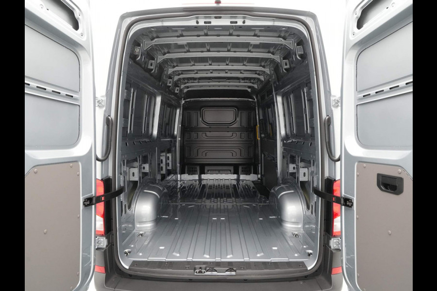 Volkswagen Crafter 2.0 TDI 103kW 140PK GVW 3.5T WB 3640mm L3H3 Exclusive AUT BPM vrij! Operational Lease vanaf € 990,-