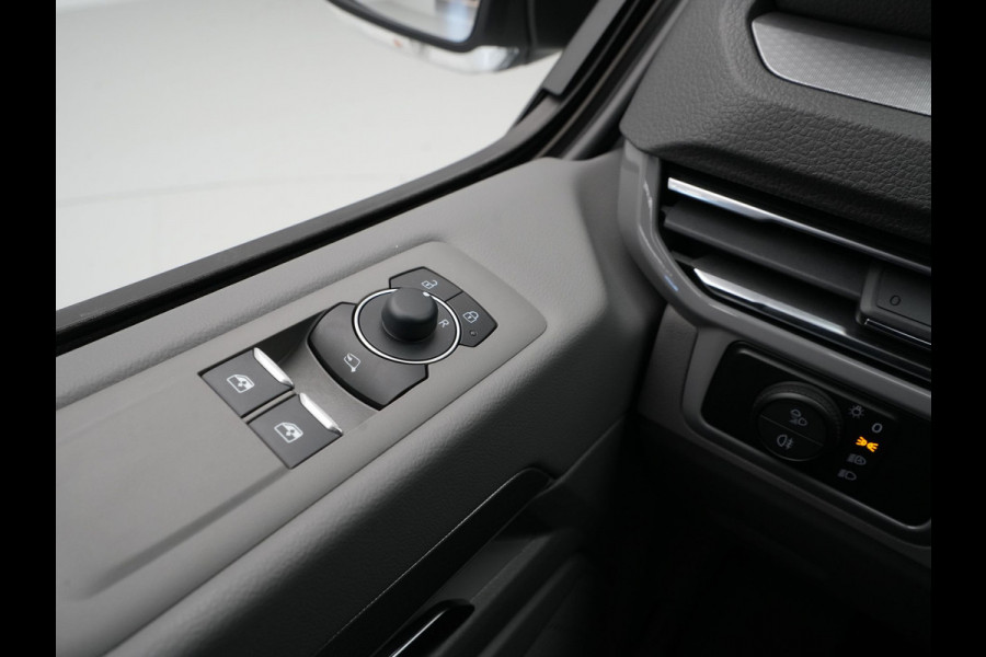 Volkswagen Transporter 2.0 TDI 110kW 150PK L2H1 Style AUT Intro BPM vrij! Operational Lease vanaf € 939,-