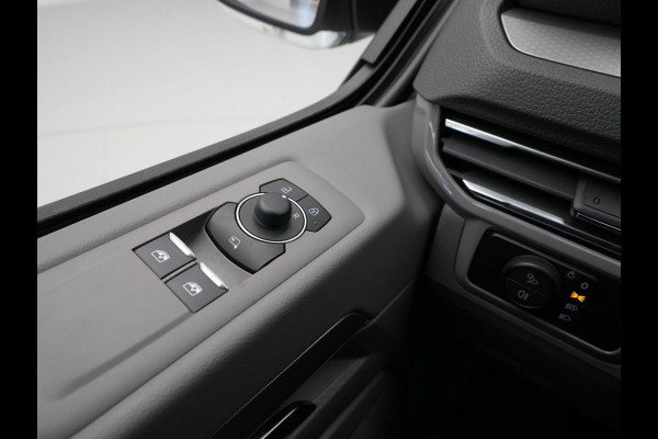 Volkswagen Transporter 2.0 TDI 110kW 150PK L2H1 Style AUT Intro BPM vrij! Operational Lease vanaf € 939,-