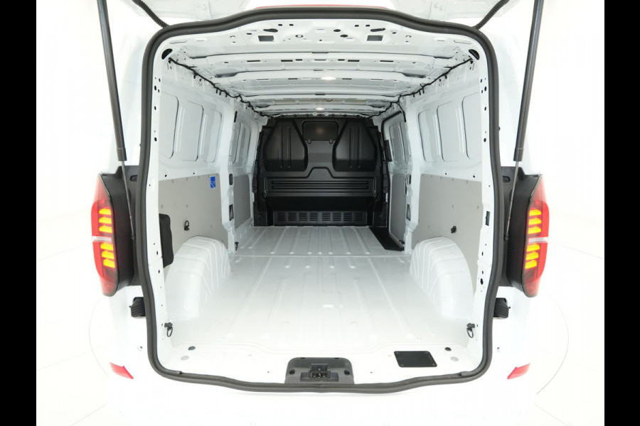 Volkswagen Transporter 2.0 TDI 110kW 150PK L2H1 Style AUT Intro BPM vrij! Operational Lease vanaf € 939,-