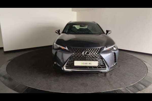 Lexus UX 300e Luxury Line 73 kWh | 45% korting | Winter-pakket | Tech Pack | Mooi groot multimedia scherm | Navigatie | Nieuwprijs € 61.095,00 | Premium kwaliteit voor een topprijs