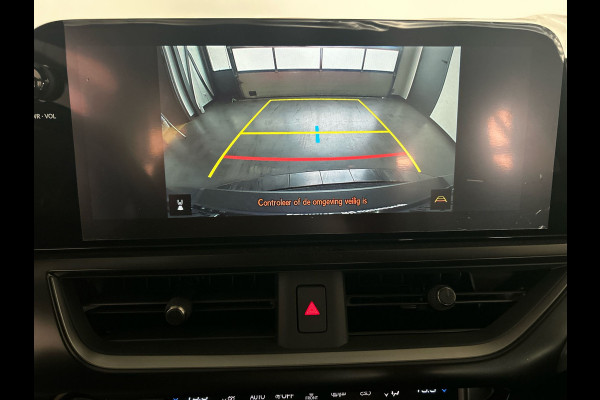 Lexus UX 300e Luxury Line 73 kWh | 45% korting | Winter-pakket | Tech Pack | Mooi groot multimedia scherm | Navigatie | Nieuwprijs € 61.095,00 | Premium kwaliteit voor een topprijs