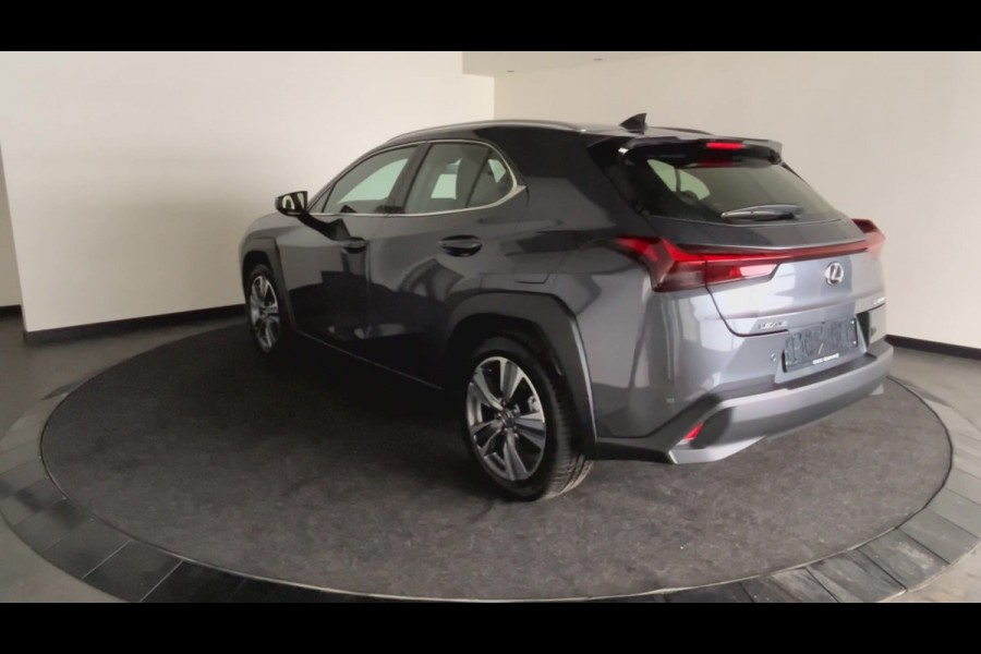Lexus UX 300e Luxury Line 73 kWh | 45% korting | Winter-pakket | Tech Pack | Mooi groot multimedia scherm | Navigatie | Nieuwprijs € 61.095,00 | Premium kwaliteit voor een topprijs