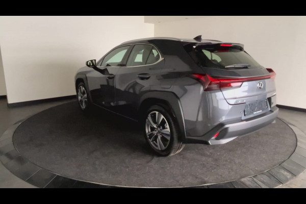 Lexus UX 300e Luxury Line 73 kWh | 45% korting | Winter-pakket | Tech Pack | Mooi groot multimedia scherm | Navigatie | Nieuwprijs € 61.095,00 | Premium kwaliteit voor een topprijs